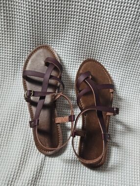NIB Mossimo Supply Co. Strappy Sandals in Plum Brown